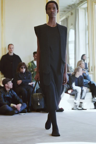 Look 16